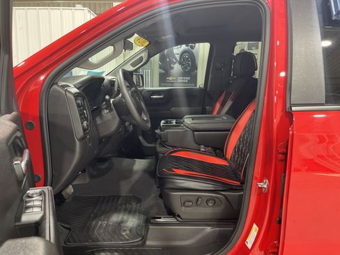 Used 2024 Chevrolet Silverado 1500 Custom Trail Boss AWD/4WD image 2