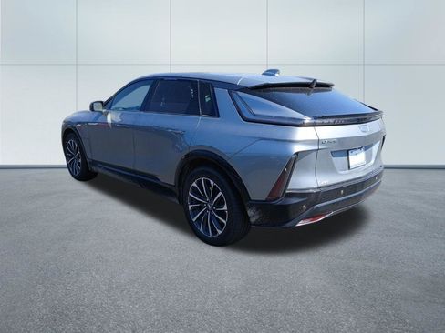 Certified 2024 Cadillac Lyriq Sport w/ LPO, Floor Liner Package AWD/4WD image 4