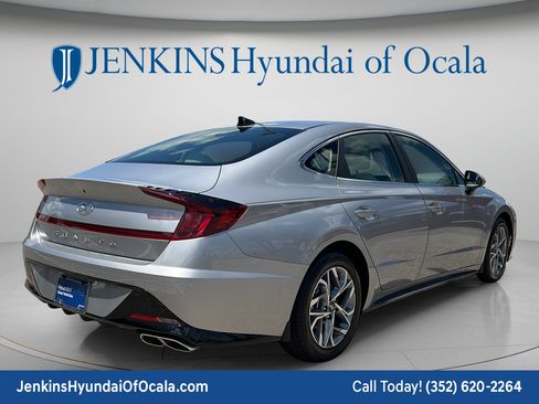 Used 2023 Hyundai Sonata SEL FWD image 3
