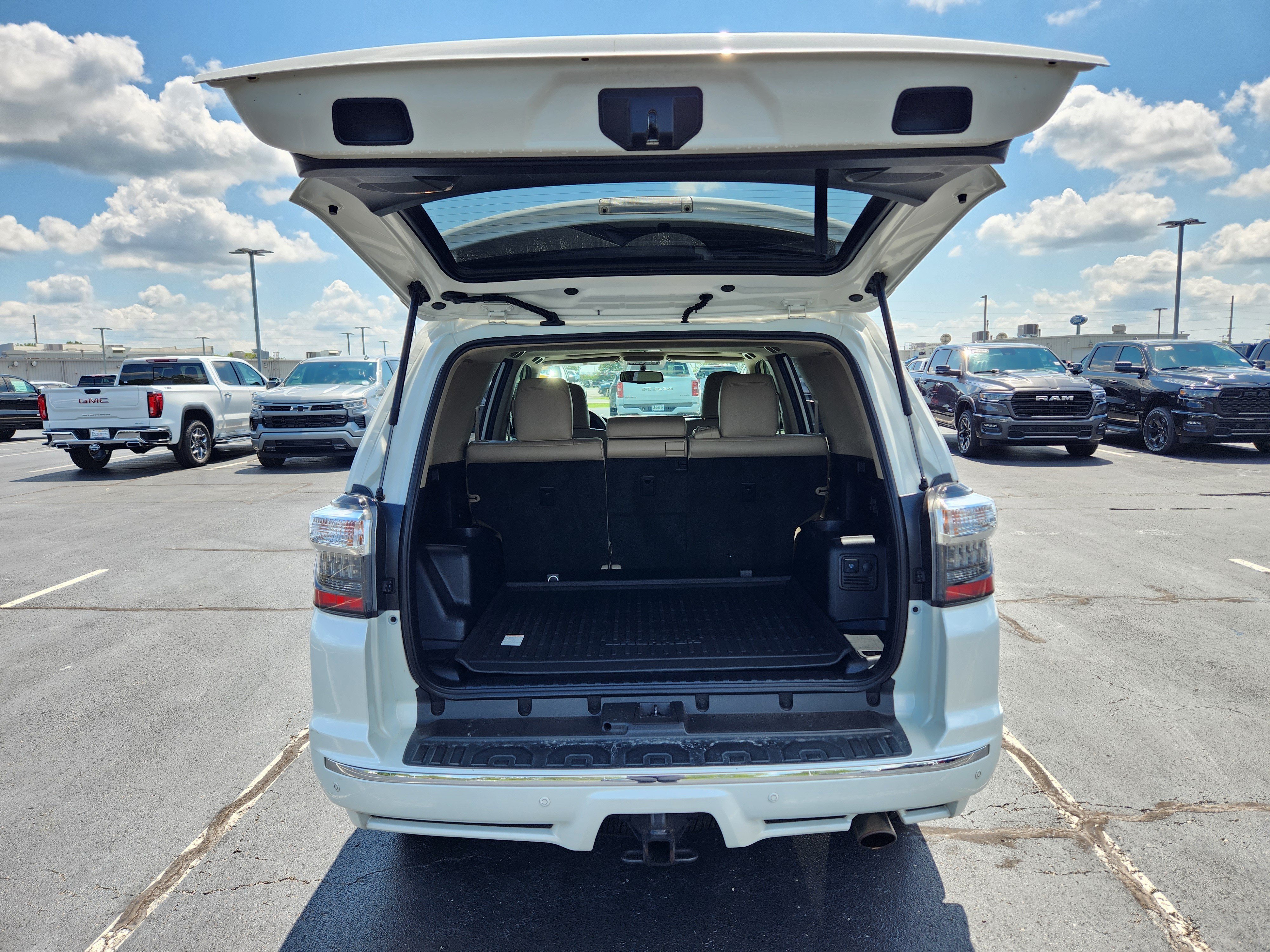 Used 2019 Toyota 4Runner Limited AWD/4WD image 10