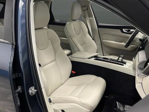 Used 2025 Volvo XC60 B5 Core w/ Protection Package Premier image 25