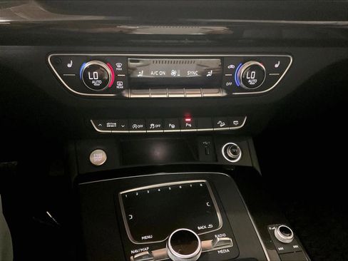 Used 2020 Audi Q5 Prestige w/ Prestige Package AWD/4WD image 36