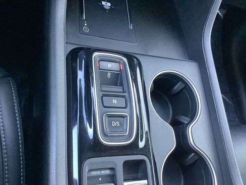 Used 2024 Honda Pilot Touring image 17