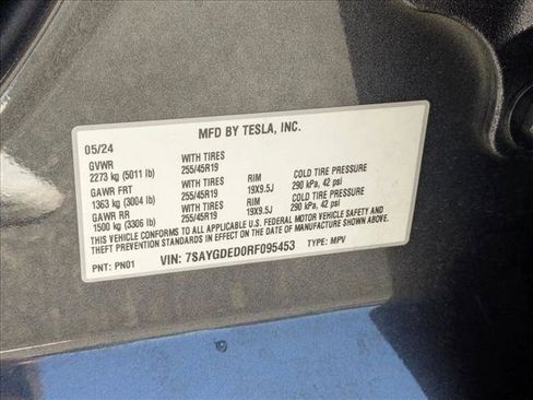 Used 2024 Tesla Model Y 2WD image 23