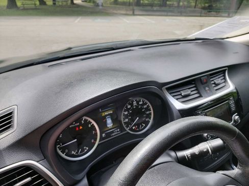 Used 2018 Nissan Sentra SV FWD image 19