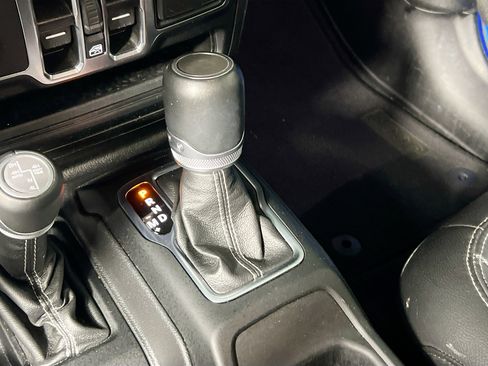 Used 2022 Jeep Wrangler Unlimited Sahara image 25