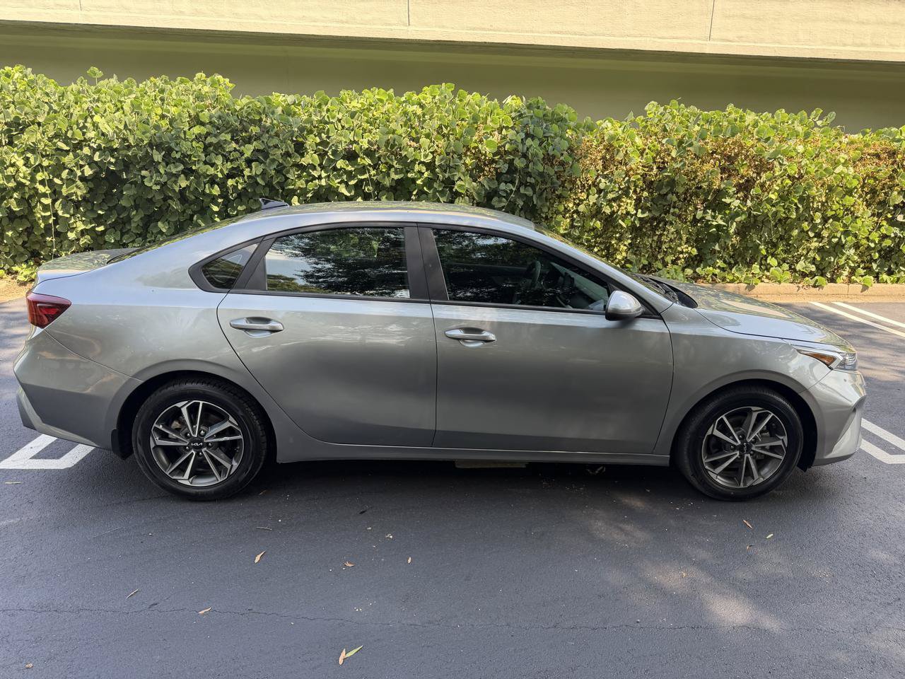 Used 2022 Kia Forte LXS FWD image 4