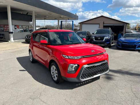 Used 2021 Kia Soul LX image 3