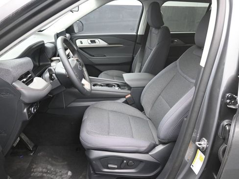 New 2026 Ford Explorer Active image 18