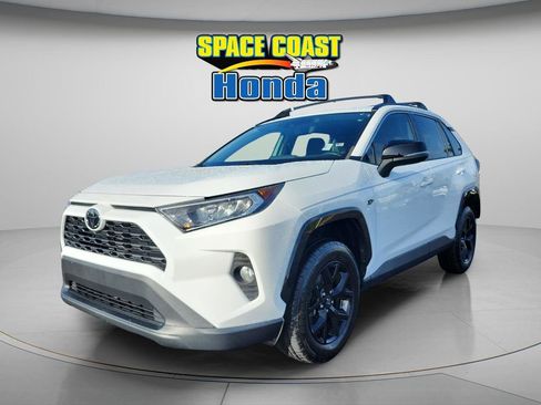 Used 2021 Toyota RAV4 XLE FWD image 10