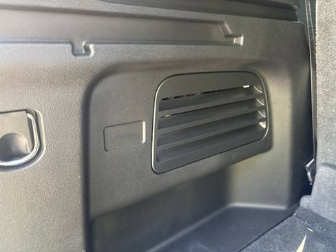 Used 2024 Chevrolet Traverse Z71 AWD/4WD image 13
