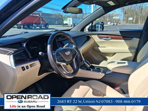 Used 2018 Cadillac XT5 Luxury w/ Driver Awareness Package image 15