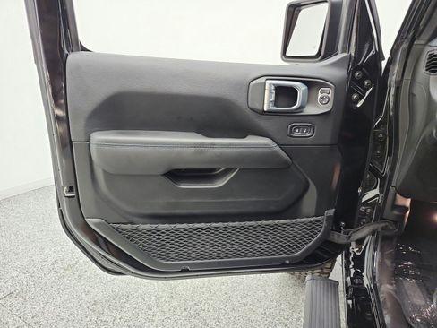 Used 2021 Jeep Wrangler Unlimited Rubicon 4xe w/ Steel Bumper Group AWD/4WD image 12