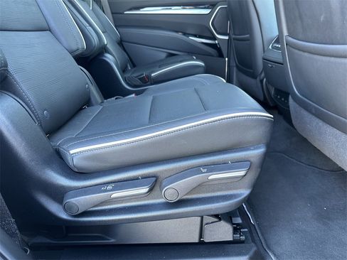 Certified 2025 Cadillac Escalade Premium Luxury image 34