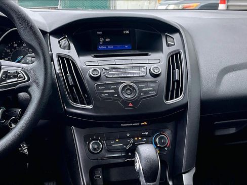 Used 2017 Ford Focus S image 7