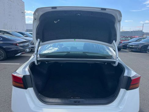 Used 2025 Nissan Altima 2.5 SV image 32