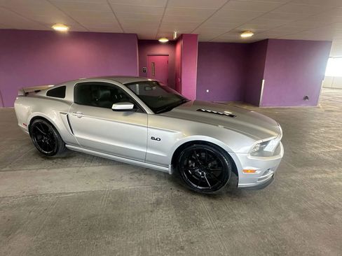 Used 2014 Ford Mustang GT Premium w/ Equipment Group 402A image 4