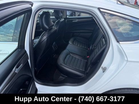 Used 2018 Ford Fusion SE w/ Fusion SE Technology Package FWD image 14
