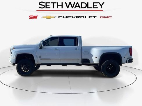 New 2026 Chevrolet Silverado 3500 High Country w/ High Country Premium Package AWD/4WD image 4