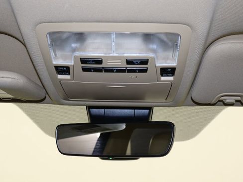 Used 2017 Toyota Highlander XLE image 24