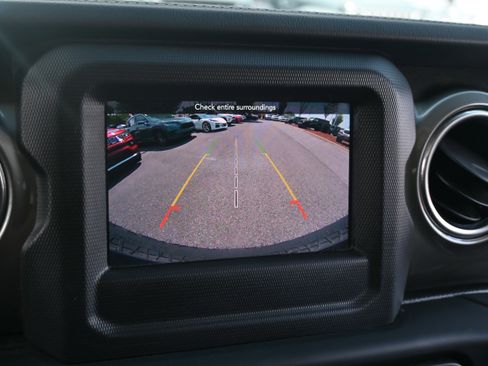 Used 2019 Jeep Wrangler Unlimited Sahara w/ Safety Group AWD/4WD image 23