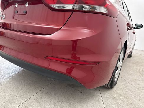 Used 2017 Hyundai Elantra SE FWD image 23