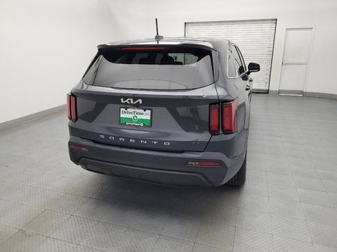 Used 2022 Kia Sorento LX FWD image 7