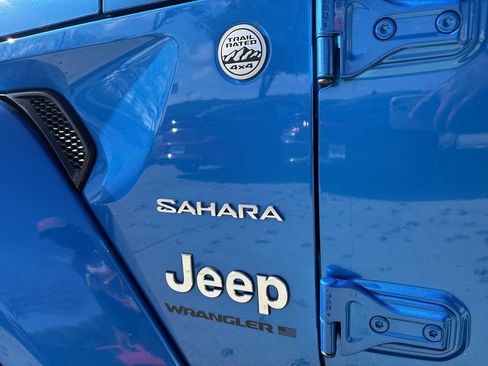 Used 2023 Jeep Wrangler Sahara image 8