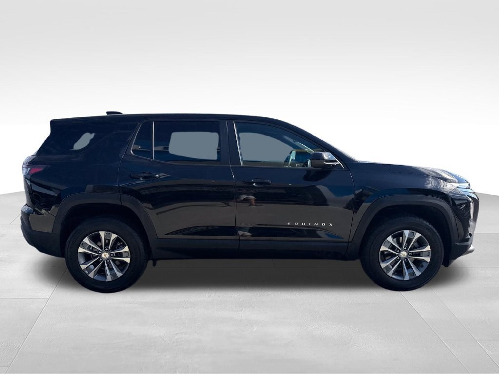 Used 2026 Chevrolet Equinox LT FWD image 7