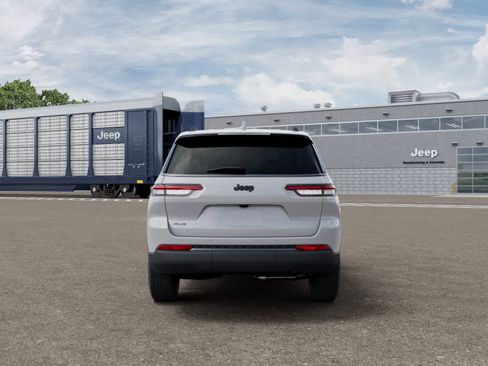 New 2026 Jeep Grand Cherokee L Laredo Altitude image 7