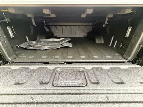 Certified 2025 Jeep Gladiator Sport image 9