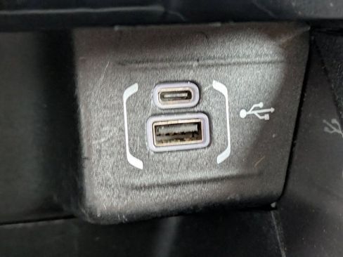 Used 2024 Jeep Compass Latitude image 19