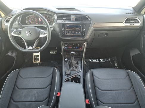 Certified 2023 Volkswagen Tiguan SEL R-Line AWD/4WD image 9
