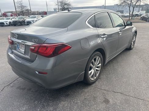 Used 2017 INFINITI Q70 3.7 image 3