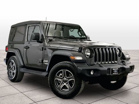 Used 2018 Jeep Wrangler Sport AWD/4WD image 2