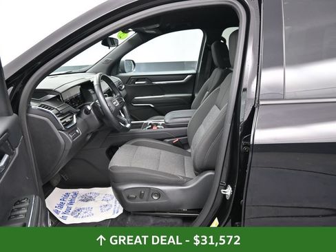 Used 2025 GMC Acadia Elevation FWD image 33