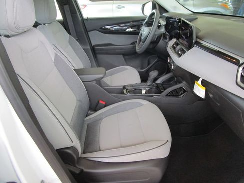 New 2026 Chevrolet TrailBlazer LS FWD image 15