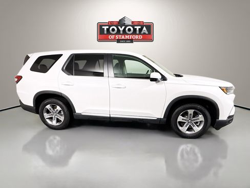 Used 2025 Honda Pilot EX-L image 8