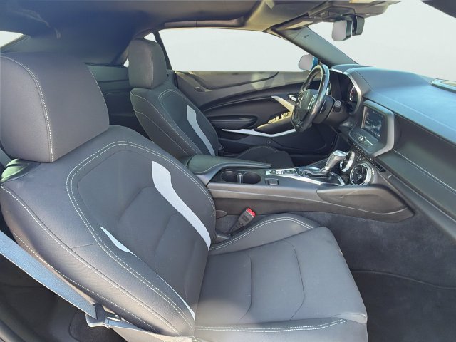 Used 2018 Chevrolet Camaro LT RWD image 11
