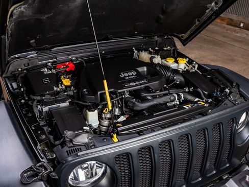 Used 2022 Jeep Wrangler Unlimited Rubicon AWD/4WD image 39