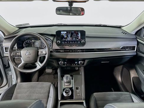 Used 2023 Mitsubishi Outlander SE FWD image 19