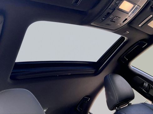 Used 2021 Lexus IS 300 w/ Comfort Package image 16