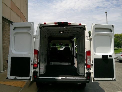 Used 2023 RAM ProMaster 2500 FWD image 7