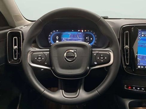 Used 2025 Volvo XC40 B5 Plus AWD/4WD image 23