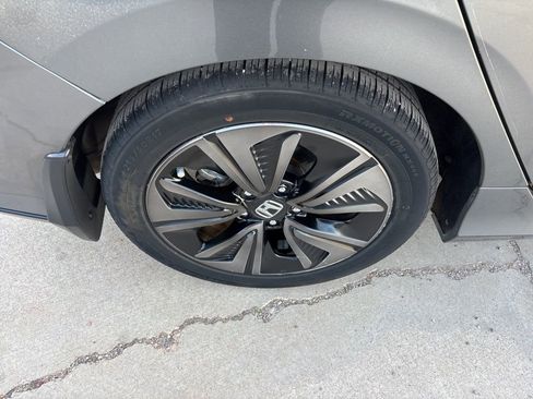 Used 2018 Honda Civic EX image 11