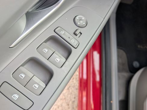 Used 2023 Hyundai Elantra SEL w/ Preferred Accessory Package image 15