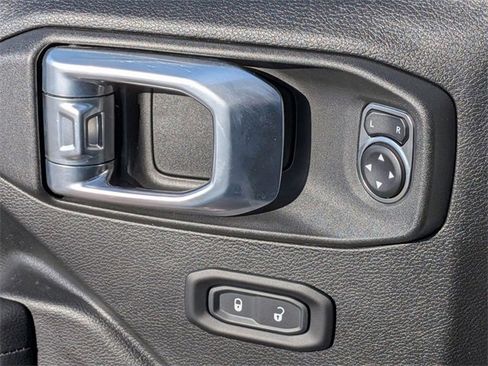 Certified 2022 Jeep Gladiator Sport image 14