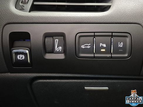 Used 2017 Chevrolet Impala LT w/ Convenience Package image 16