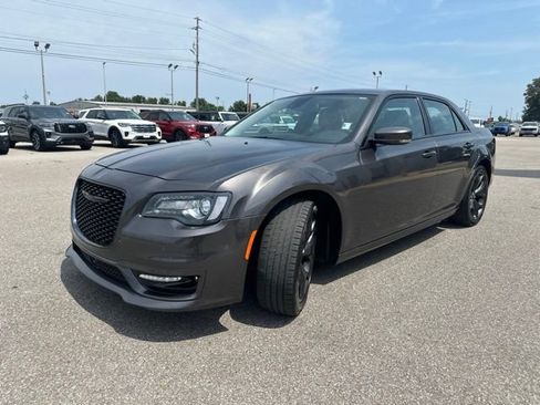 Used 2023 Chrysler 300 Touring L w/ Safetytec Plus Group RWD image 25