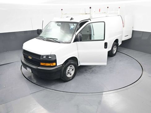 Used 2020 Chevrolet Express 2500 image 39